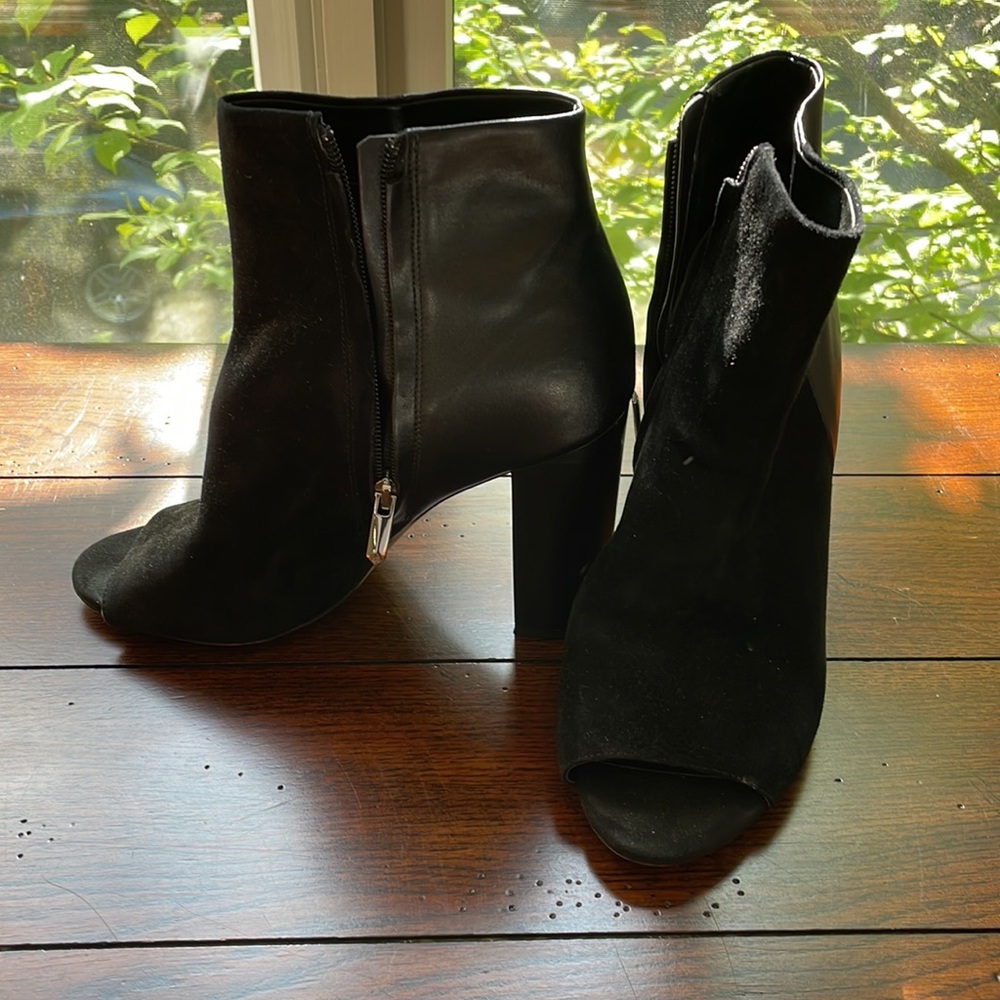 Like new black peep toe bootie